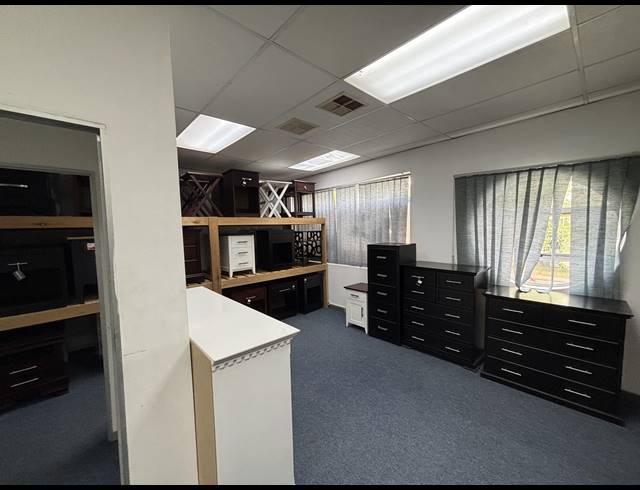 370M² RETAIL TO LET IN SPRINGFIELD PARK